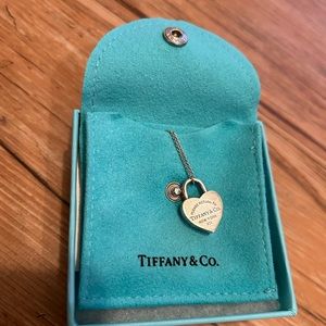 Tiffany & Co. Return To Tiffany And Co Heart Lock Necklace - Women